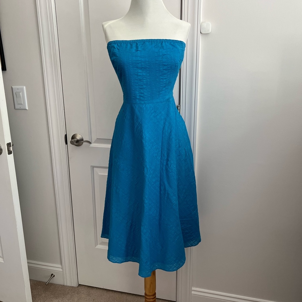 Strapless cyan blue lightweight textured dress